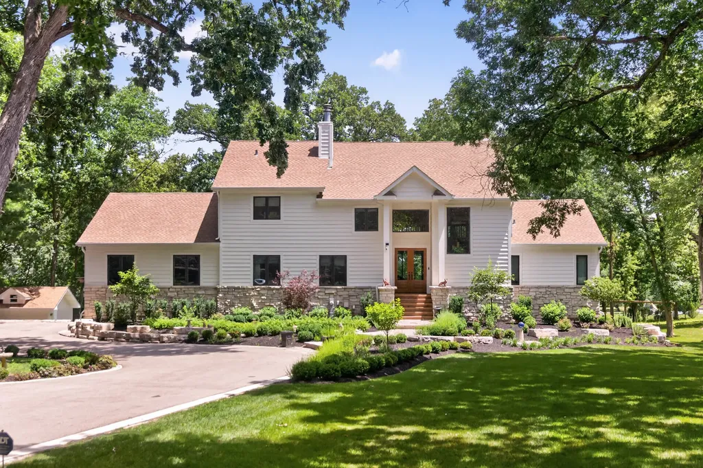 41W438 Barlow Drive St. Charles IL 60175