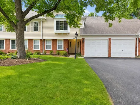 585 Edinburgh Lane Prospect Heights IL 60070