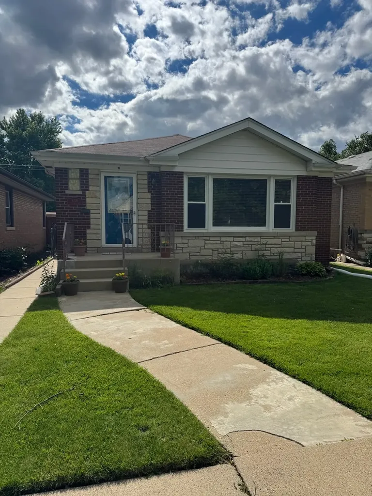 6320 North Kildare Avenue Chicago IL 60646