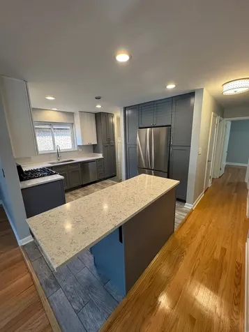 6320 North Kildare Avenue Chicago IL 60646