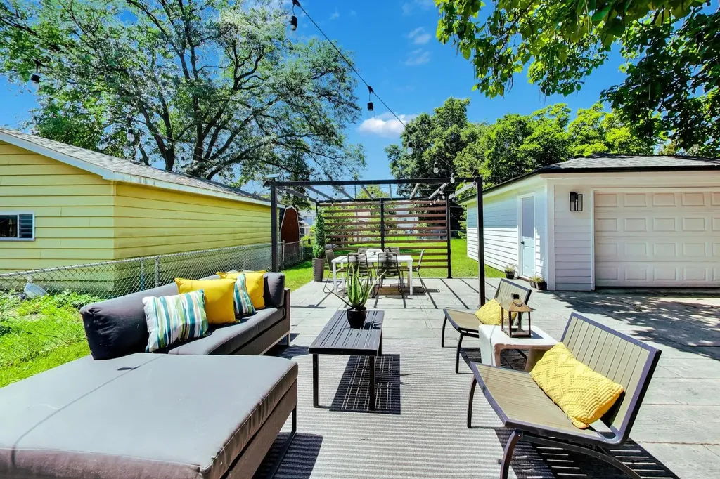 514 South Yale Avenue Villa Park IL 60181