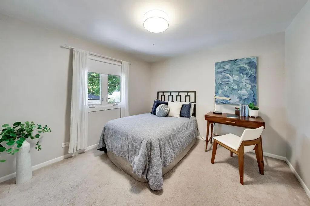 514 South Yale Avenue Villa Park IL 60181