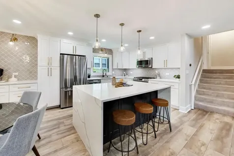 514 South Yale Avenue Villa Park IL 60181
