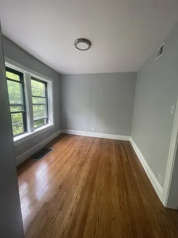 7327 North Honore Street Chicago IL 60626