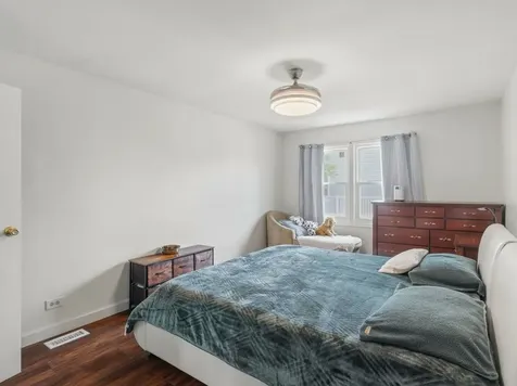 306 Milton Court Bloomingdale IL 60108