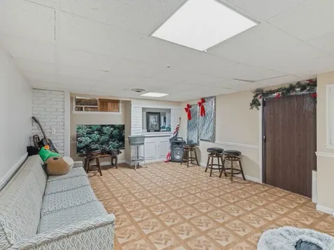 306 Milton Court Bloomingdale IL 60108