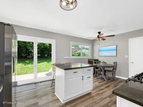 422 Walnut Drive Streamwood IL 60107
