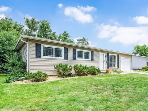 422 Walnut Drive Streamwood IL 60107