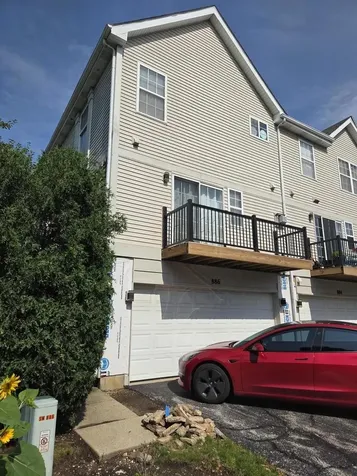 886 South Insignia Court Palatine IL 60067
