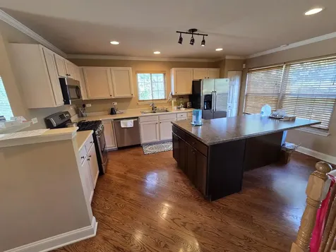 886 South Insignia Court Palatine IL 60067
