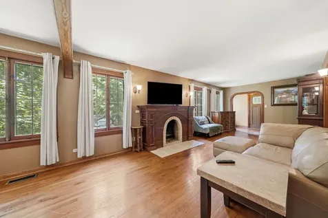 345 Moody Court South Elgin IL 60177
