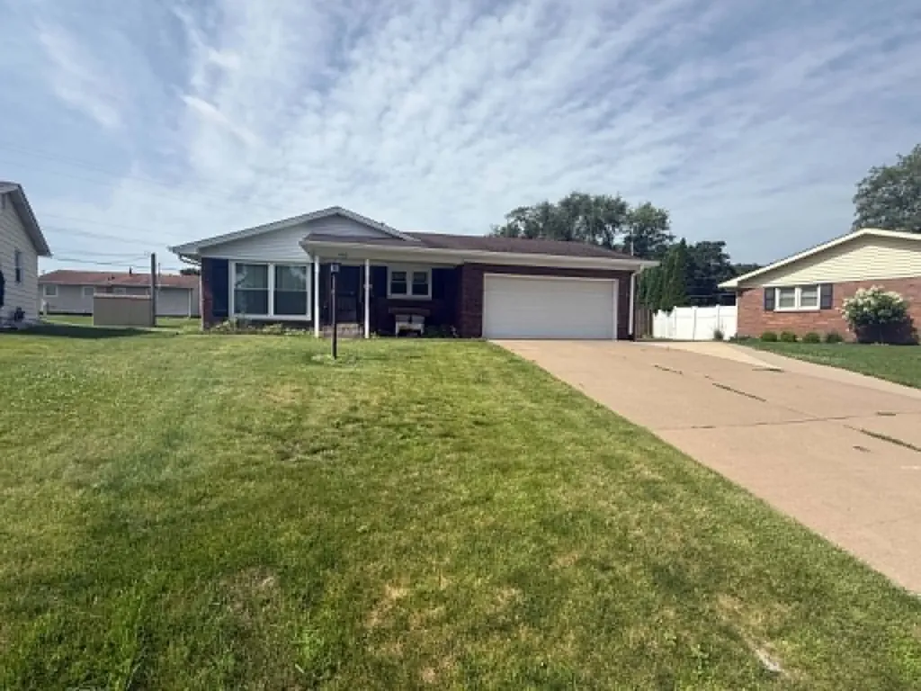 442 31ST Avenue East Moline IL 61244