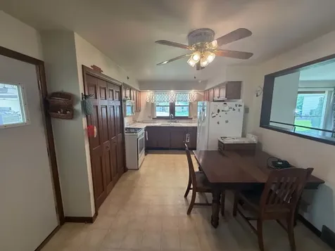 442 31ST Avenue East Moline IL 61244