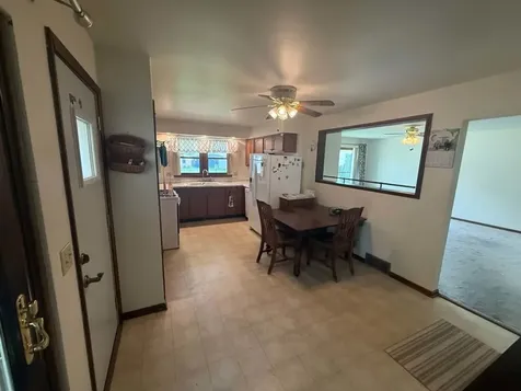 442 31ST Avenue East Moline IL 61244