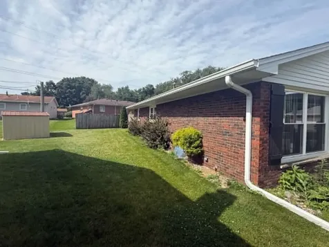442 31ST Avenue East Moline IL 61244