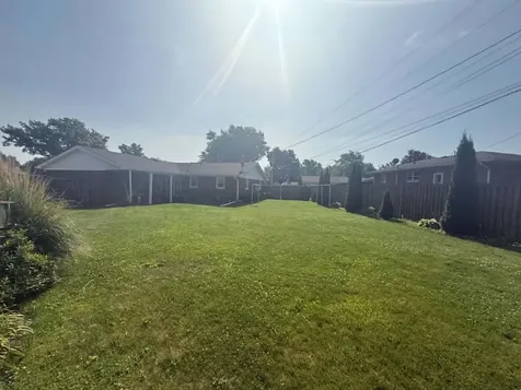 442 31ST Avenue East Moline IL 61244