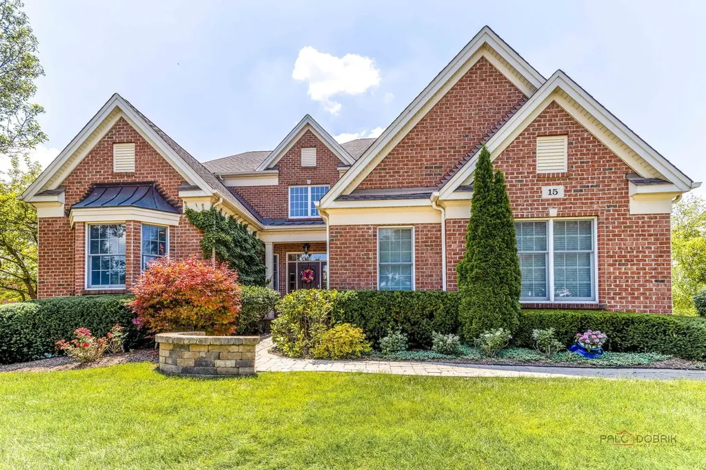 15 Eagle Ridge Drive Hawthorn Woods IL 60047