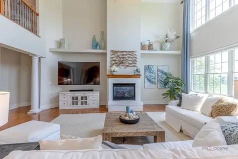 15 Eagle Ridge Drive Hawthorn Woods IL 60047