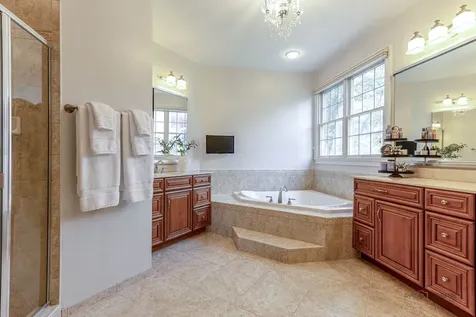 15 Eagle Ridge Drive Hawthorn Woods IL 60047
