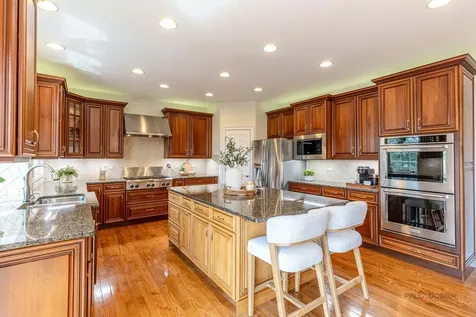 15 Eagle Ridge Drive Hawthorn Woods IL 60047