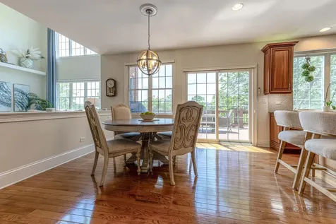 15 Eagle Ridge Drive Hawthorn Woods IL 60047