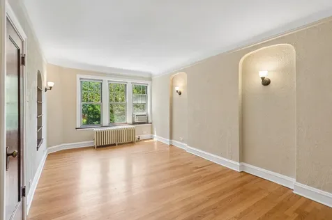 2018 West Greenleaf Avenue Chicago IL 60645
