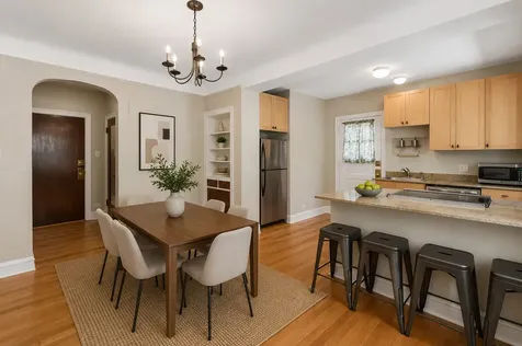 2018 West Greenleaf Avenue Chicago IL 60645