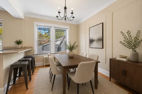 2018 West Greenleaf Avenue Chicago IL 60645