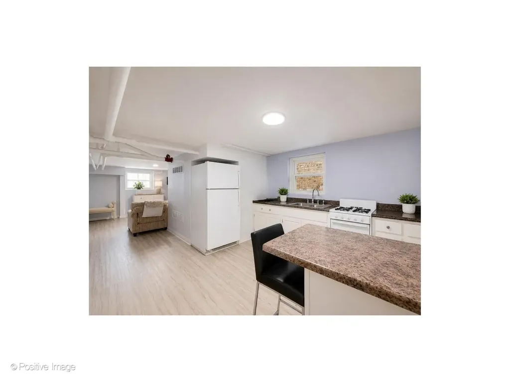 3640 North Artesian Avenue Chicago IL 60618