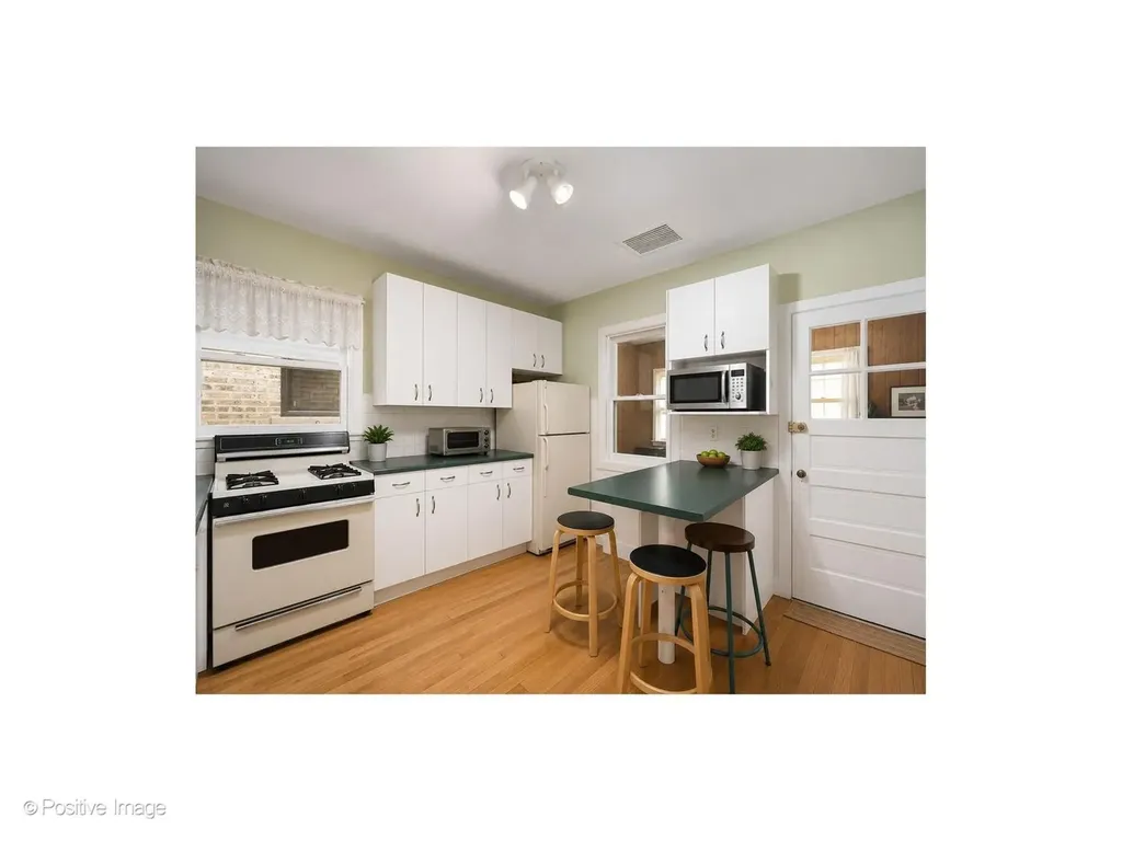 3640 North Artesian Avenue Chicago IL 60618