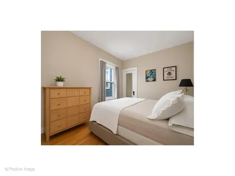 3640 North Artesian Avenue Chicago IL 60618