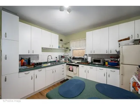 3640 North Artesian Avenue Chicago IL 60618