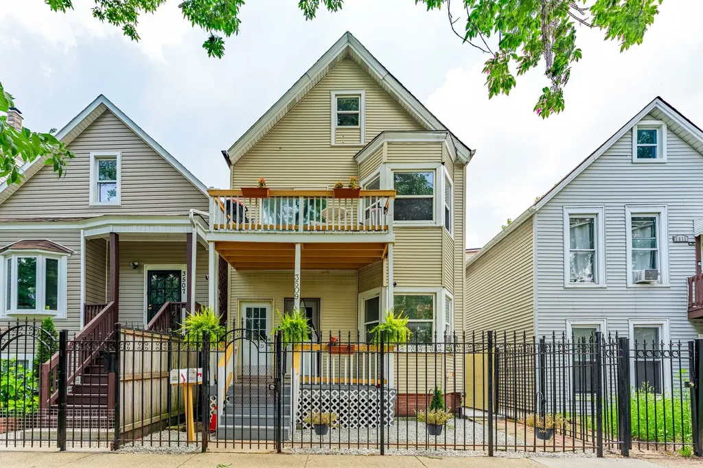 3509 West Dickens Avenue Chicago IL 60647