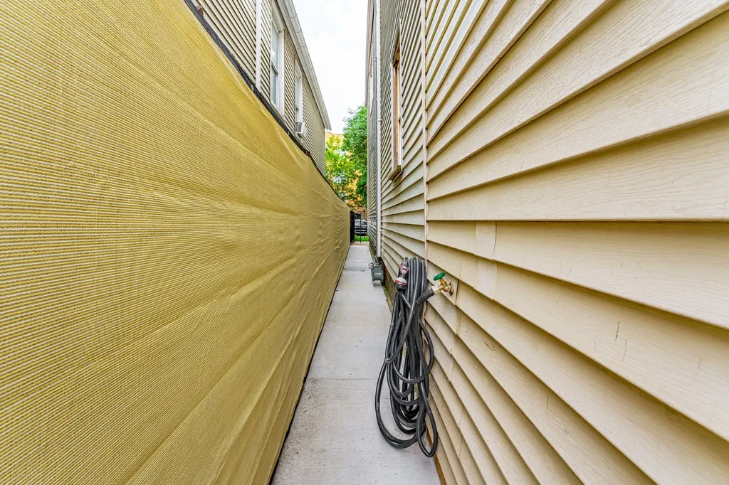 3509 West Dickens Avenue Chicago IL 60647