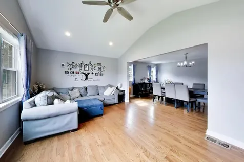9007 West 92nd Street Hickory Hills IL 60457
