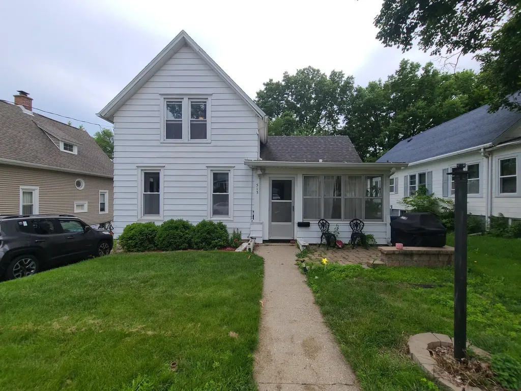 513 Crawford Avenue Dixon IL 61021