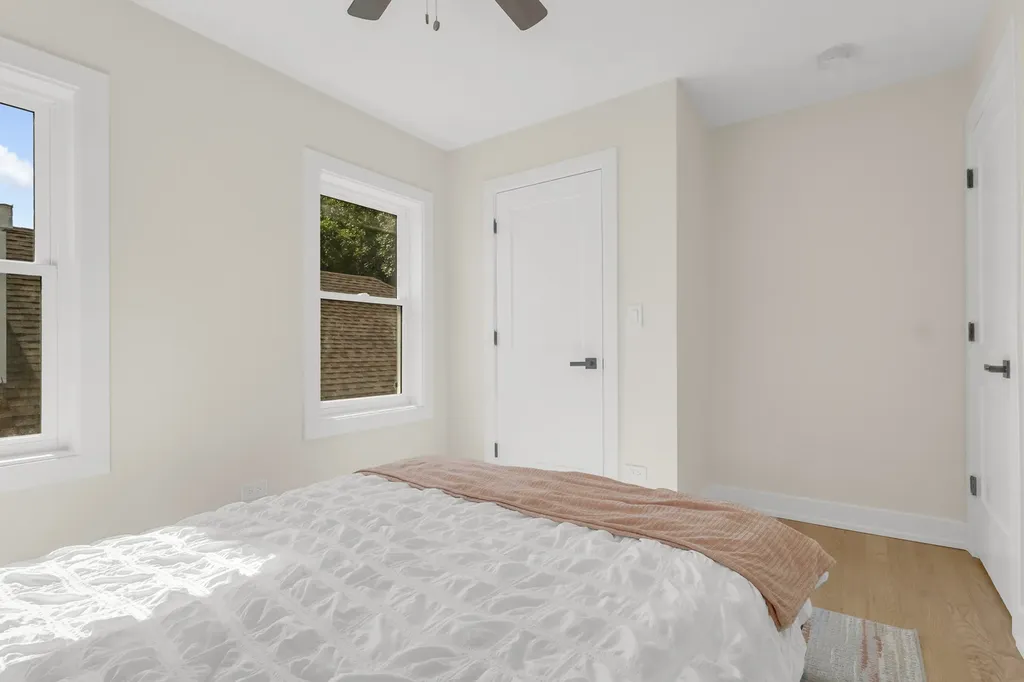 5029 West Windsor Avenue Chicago IL 60630