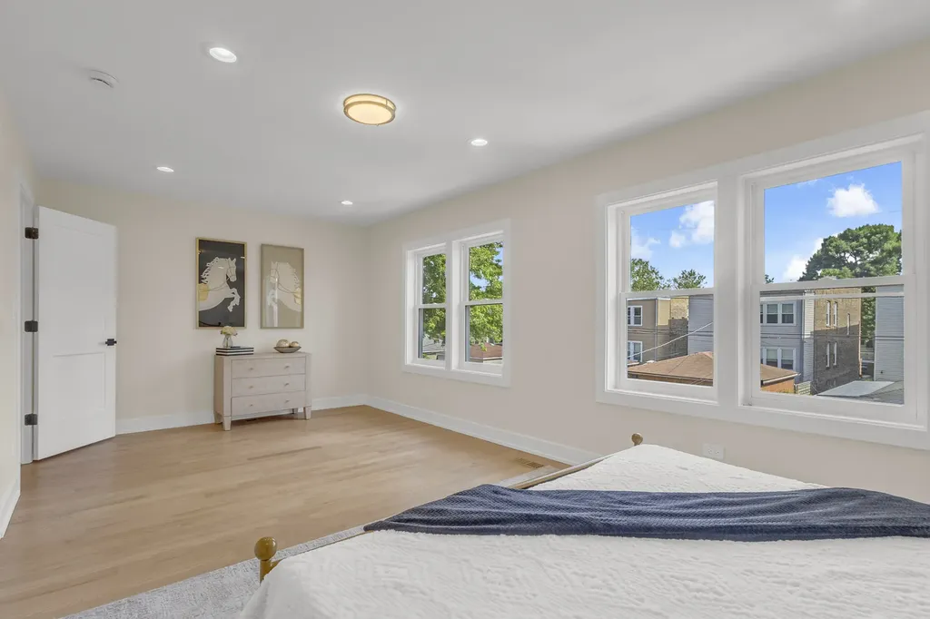5029 West Windsor Avenue Chicago IL 60630