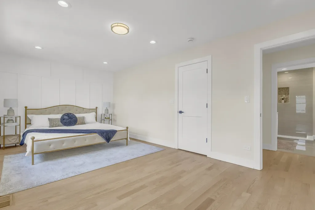 5029 West Windsor Avenue Chicago IL 60630