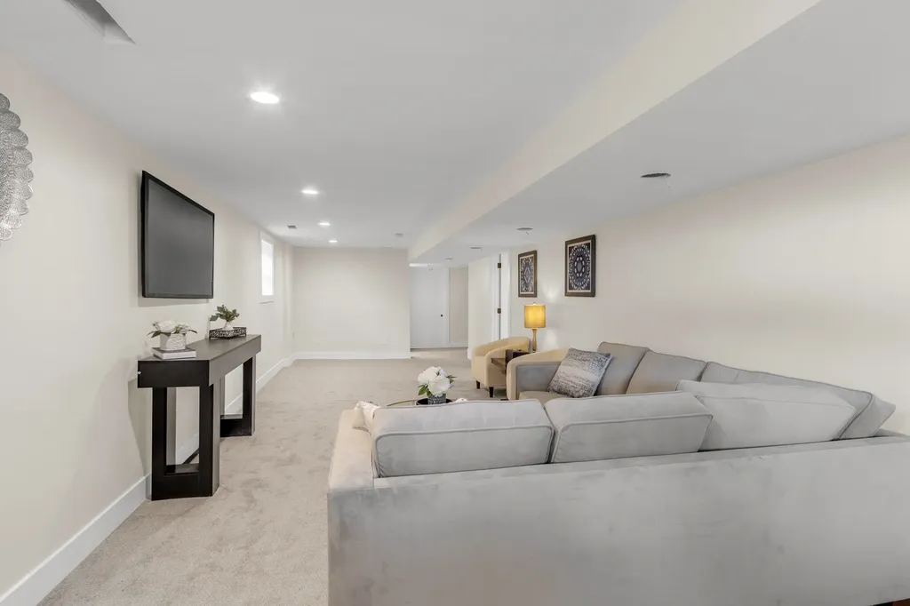 5029 West Windsor Avenue Chicago IL 60630