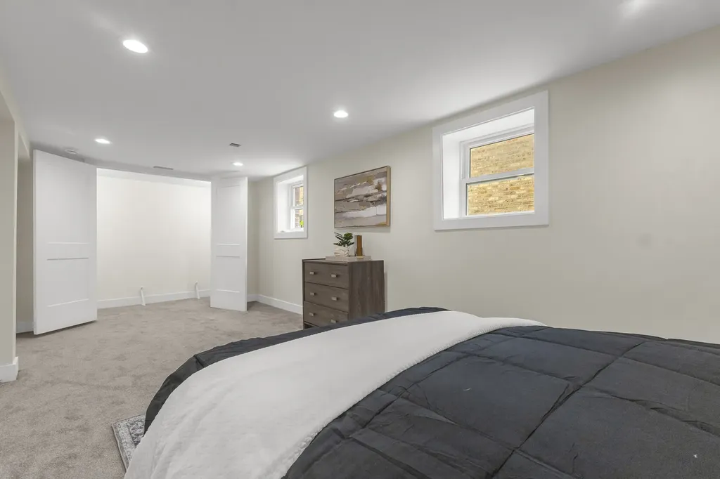 5029 West Windsor Avenue Chicago IL 60630