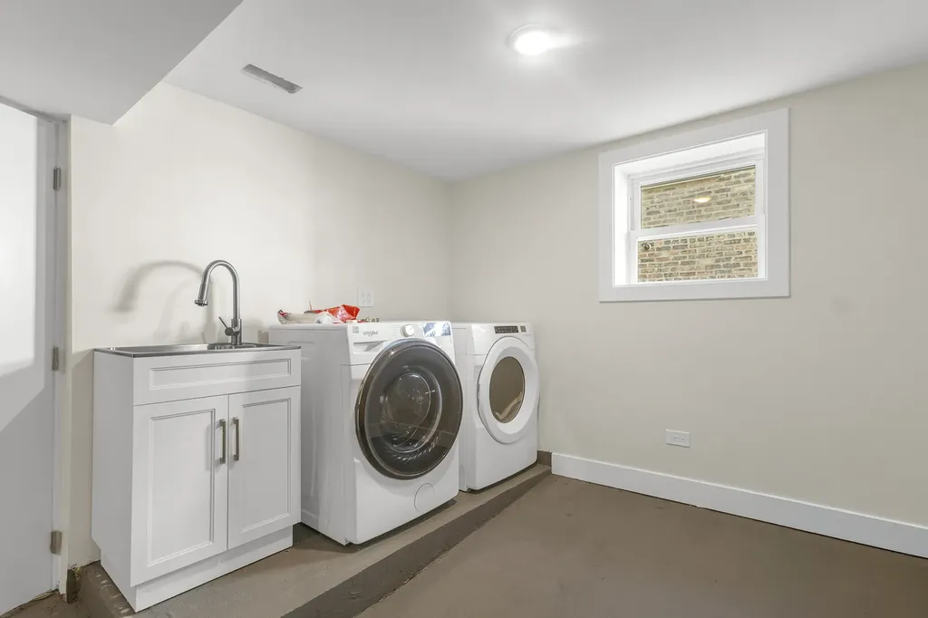 5029 West Windsor Avenue Chicago IL 60630