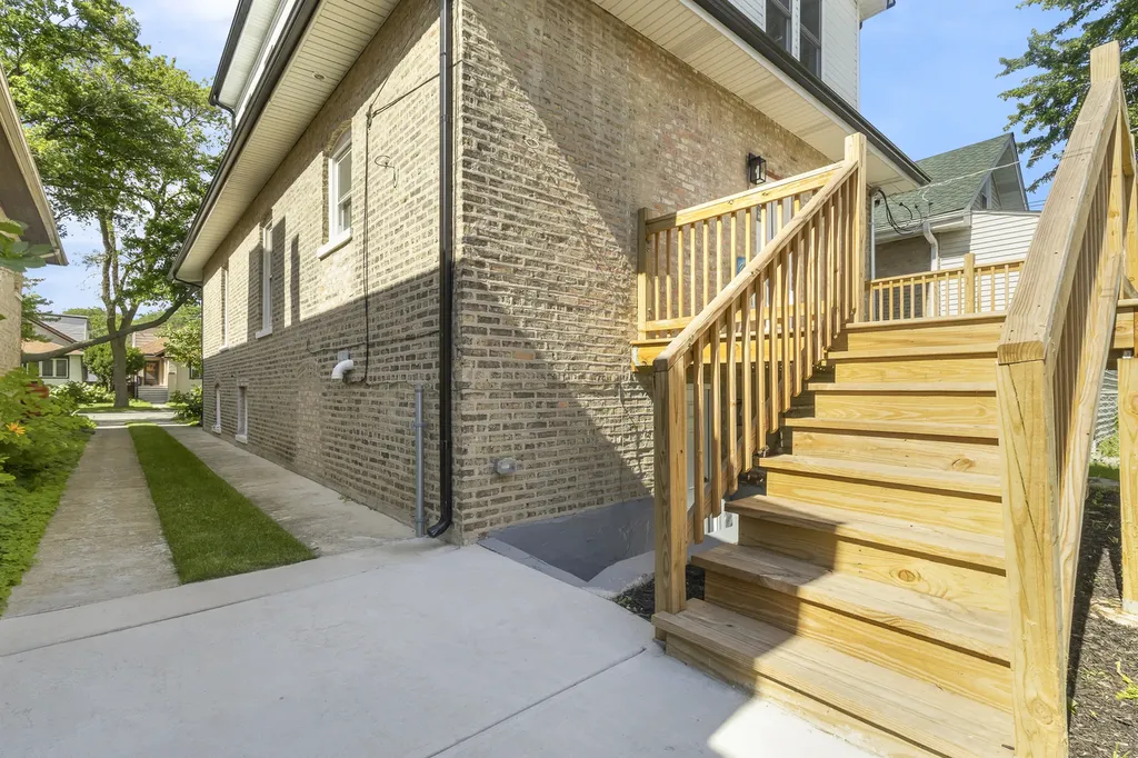 5029 West Windsor Avenue Chicago IL 60630
