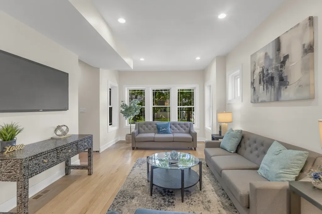 5029 West Windsor Avenue Chicago IL 60630