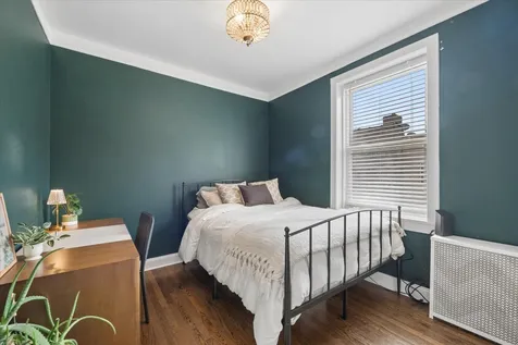 1969 West Winona Street Chicago IL 60640