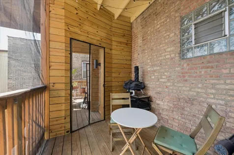 1969 West Winona Street Chicago IL 60640