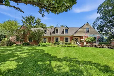 25990 North Oak Hills Road Lake Barrington IL 60010