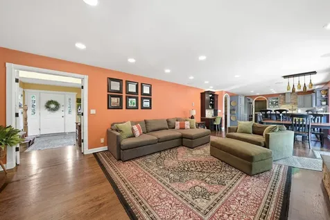 25990 North Oak Hills Road Lake Barrington IL 60010