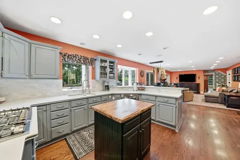 25990 North Oak Hills Road Lake Barrington IL 60010
