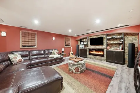 25990 North Oak Hills Road Lake Barrington IL 60010